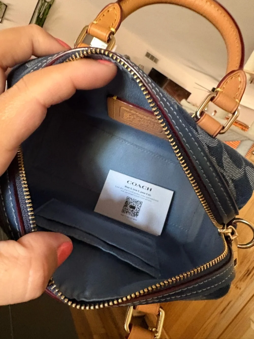 Coach outlet mini Denim Rowan Cherry 🍒 edition with card holder - Picture 6 of 9